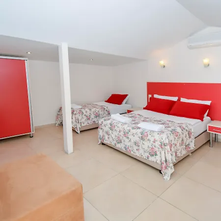 Altinkum Otel 3*